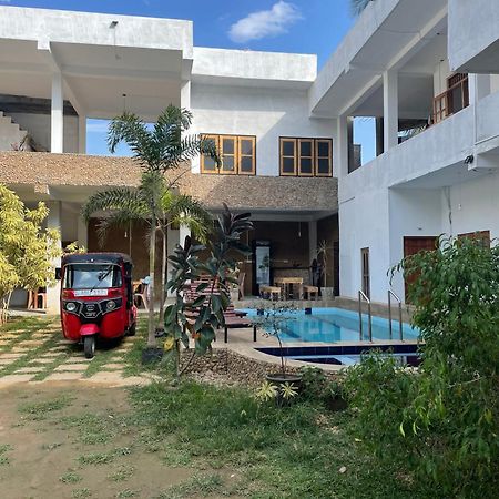 Share Safari Family Bungalow Uda Walawe Extérieur photo